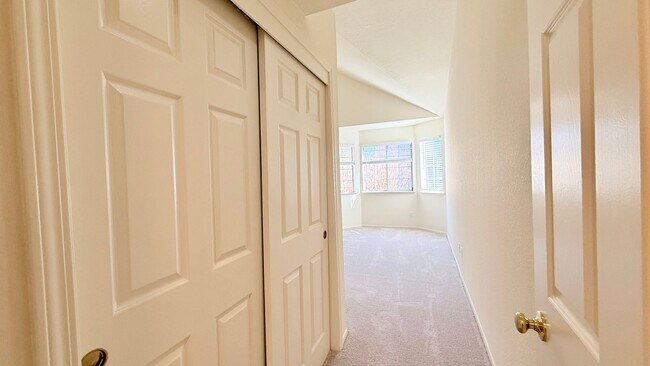 Building Photo - Charming 2BD/2BA + Loft, Upper Unit Condo in Alamo- Available NOW!