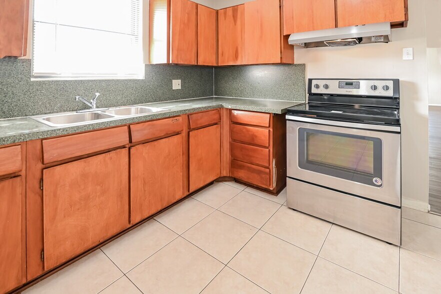 Building Photo - 3937 Rodby Dr