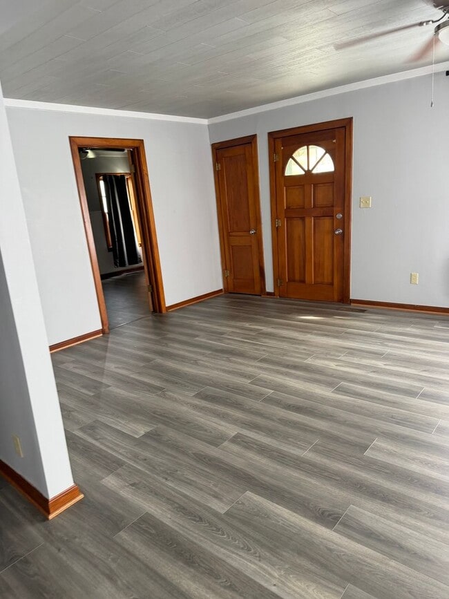 Building Photo - 705 Taylor St