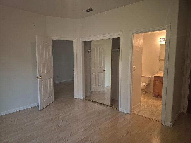Building Photo - 190 Rockmont Cir