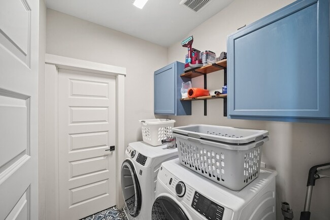 Building Photo - 10936 Keaton Landing Dr