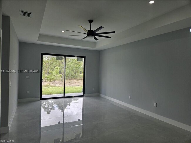 Building Photo - 386 BELL Blvd S