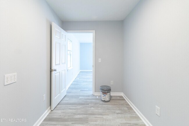 Building Photo - 770 Mahoney Rd