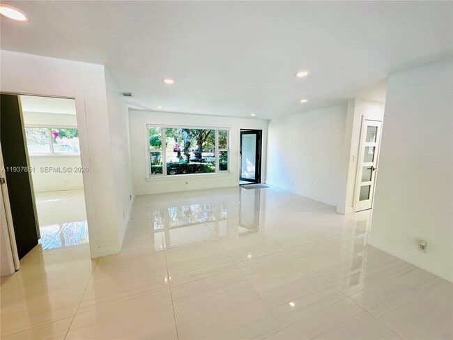 Building Photo - 8160 W 18th Ct