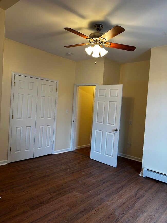 Building Photo - 1326 E Gibson St