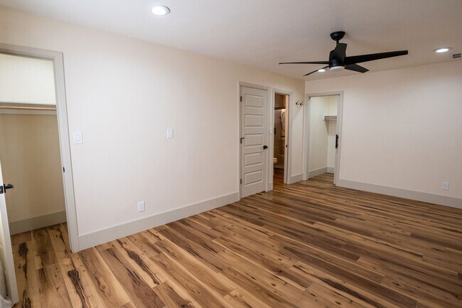 Building Photo - 8428 W Heatherbrae Dr