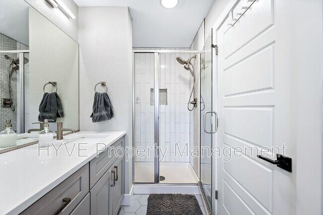 Building Photo - 2869 W Parkside Pl