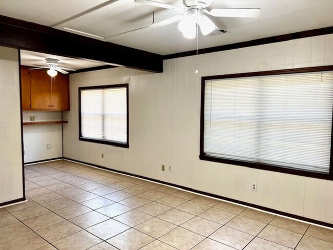 Building Photo - 3/2 in Wildwood Heights subdivision