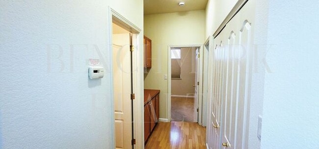 Building Photo - Beautiful 3 bedroom 2 bath plus 2 car garage in Damonte Ranch with New Carpet & Paint