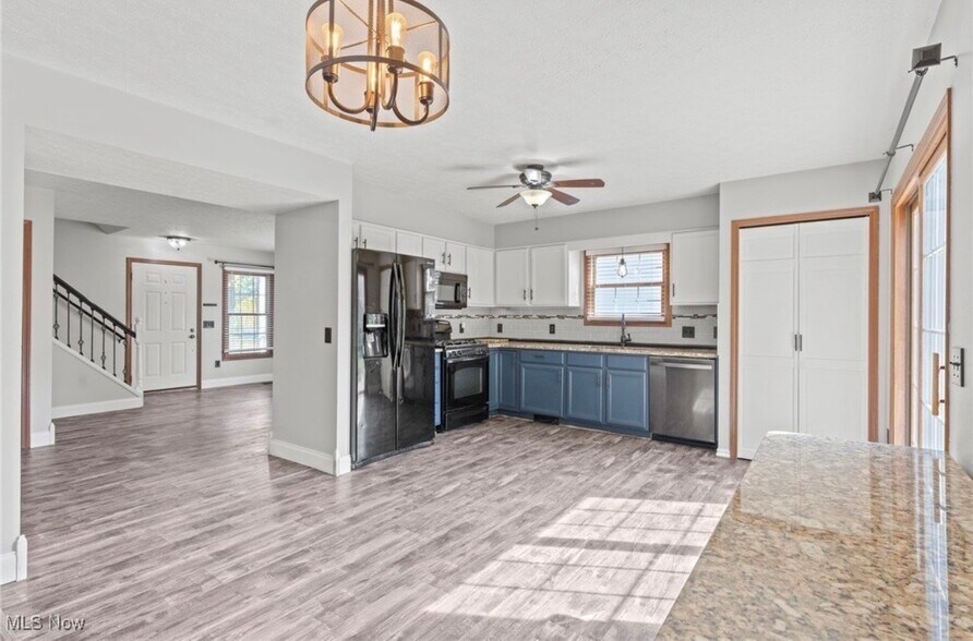 Building Photo - 430 Charleton Dr