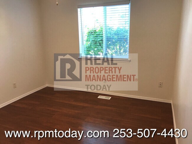 Building Photo - Beautiful 4 Bedroom Home in South Hill!