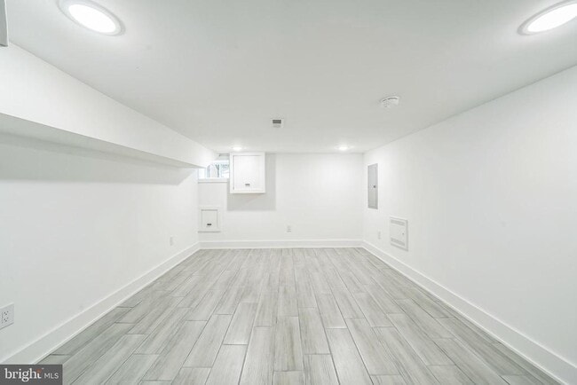 Building Photo - 1309 S 32nd St