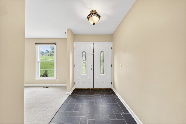 Building Photo - 121 Caldwell Dr