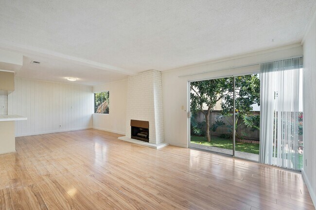 Building Photo - 845 2nd St