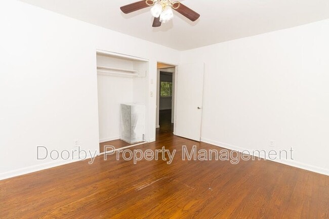 Building Photo - 1828 Dogwood Dr