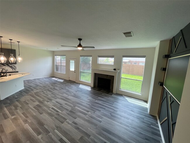 Building Photo - 24315 Camillia Ridge Way