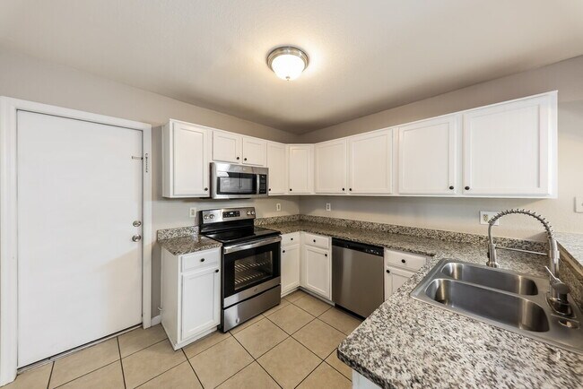 Building Photo - 3104 N Copenhagen Dr