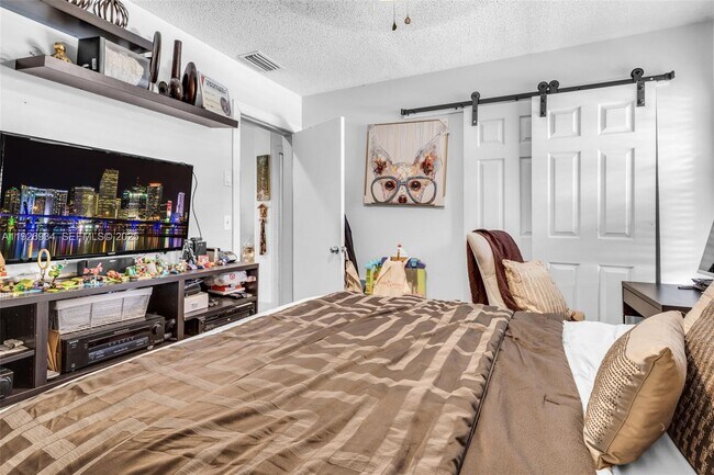 Building Photo - 1420 W Sandpiper Cir