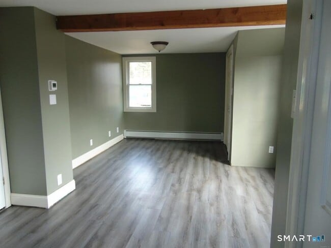 Building Photo - 446 Fall Mountain Rd