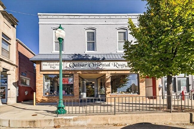 Building Photo - 2 bed, 2 bath Downtown Bloomington