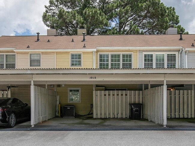 Building Photo - 1018 Old Holcomb Bridge Rd