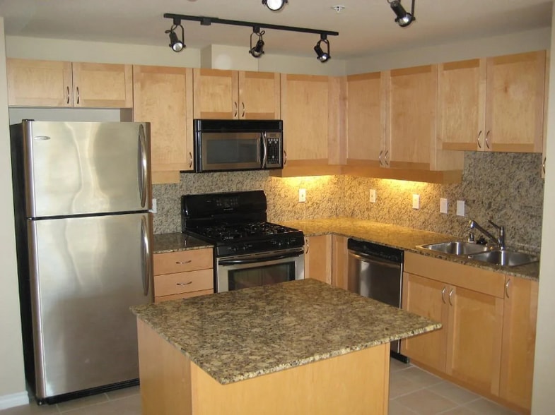 Building Photo - 1240 India St