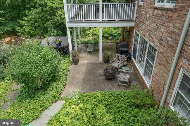 Building Photo - 337 Crum Creek Ln