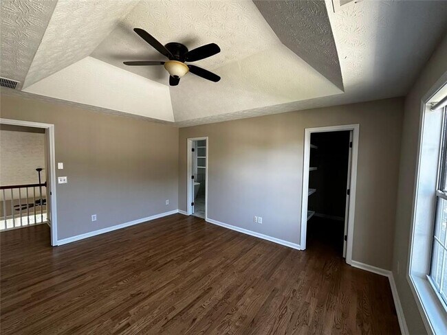 Building Photo - 3924 Riverstone Dr