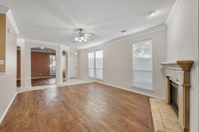 Building Photo - 3828 Confidence Dr