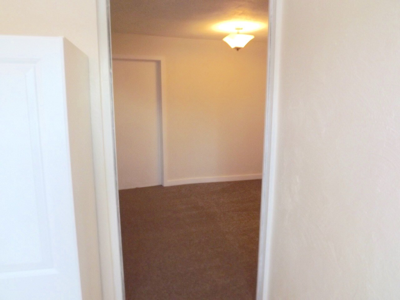 Building Photo - 115 N Park St