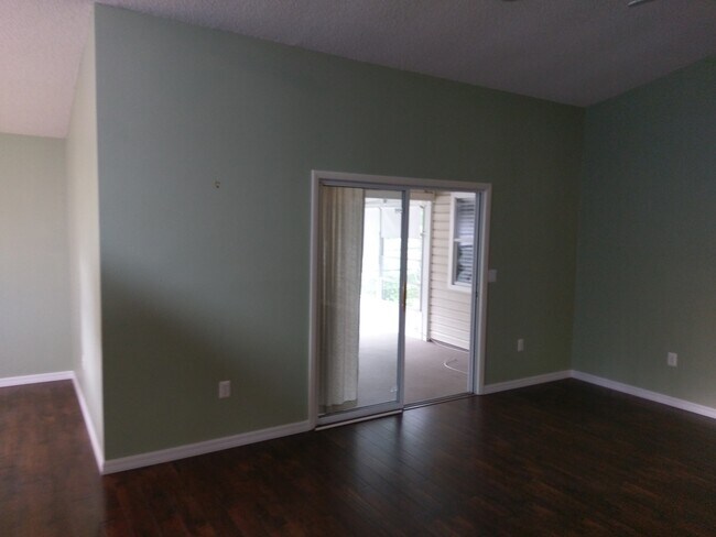 Building Photo - 1432 New Abbey Ave