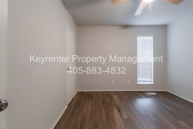 Building Photo - 732 Westridge Ct