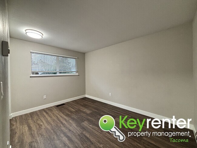 Building Photo - 7920-7922 37th St Ct W