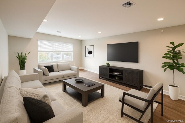 Building Photo - 122 Greenwich Ave