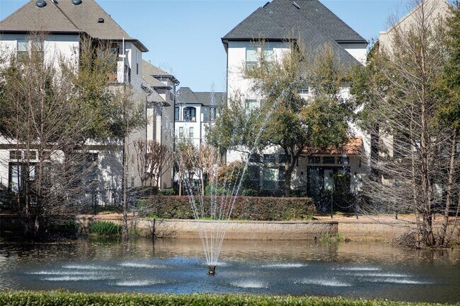 Building Photo - 1835 Upland Lakes