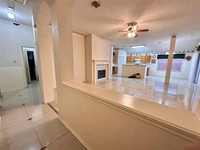 Building Photo - 3531 Tamarack Dr