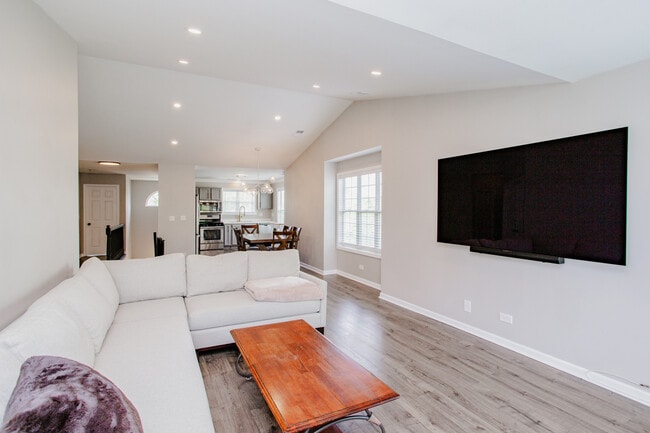 Building Photo - 313 Sheffield Dr