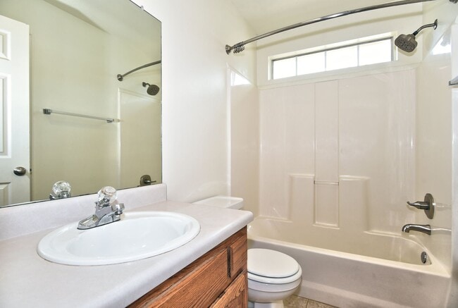 Building Photo - Welcome to your new home in Jenks!