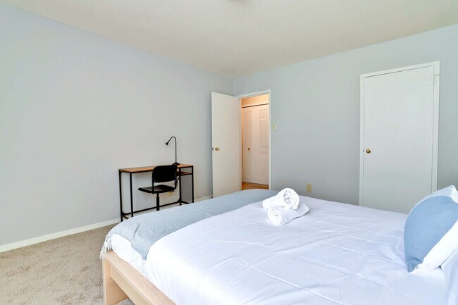 Building Photo - 2111 Richmond Hwy