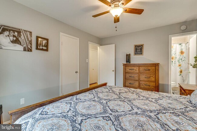 Building Photo - 8307 Carrleigh Pkwy