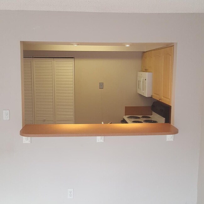 Building Photo - "Chic & Spacious 1-Bedroom Retreat with Gr...