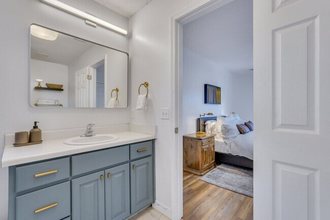 Building Photo - 142 West Tisbury Lane