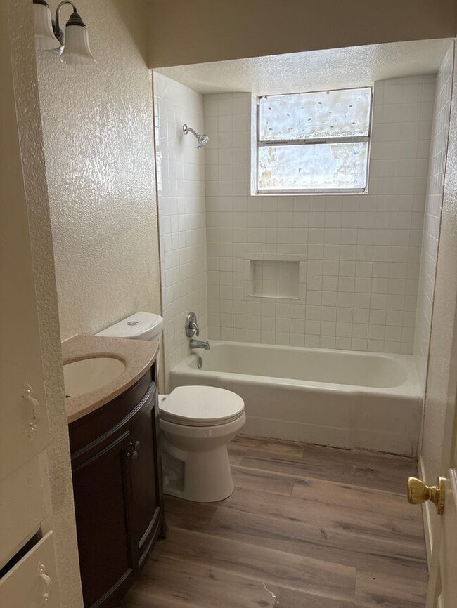Building Photo - Move-In Ready 2BR Home in Taylor, TX
