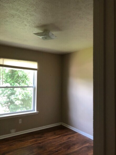 Building Photo - 3608 Ripple Creek Dr