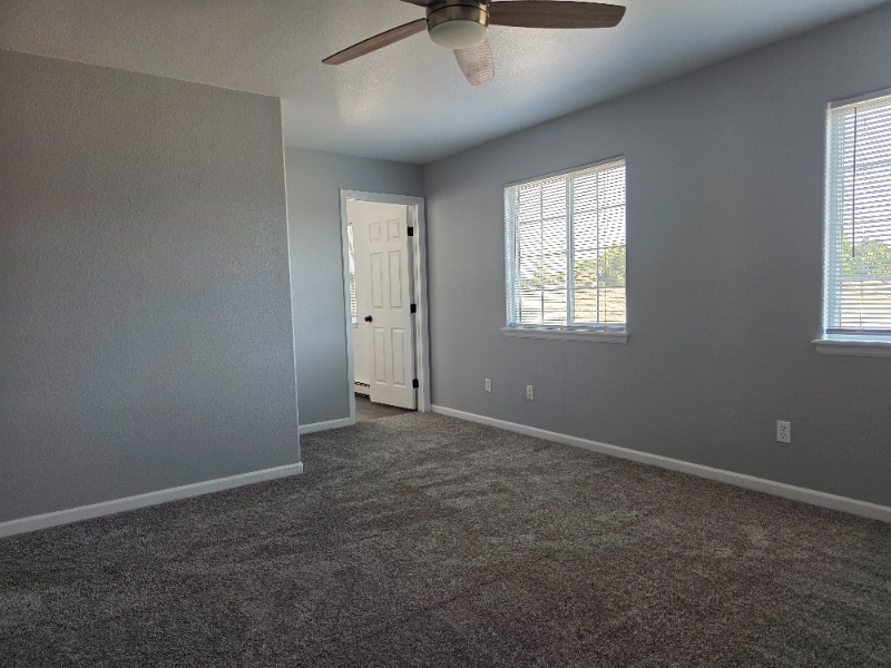 Building Photo - 2821 Village Park Dr