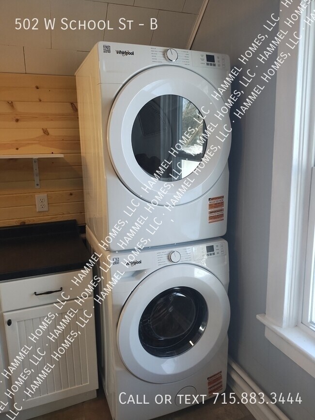 Building Photo - 502 W School St