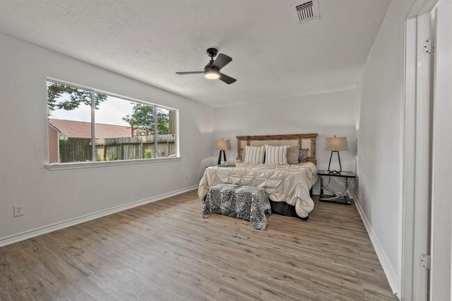Building Photo - 3247 Bolton Gardens Dr