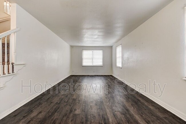 Building Photo - 917 NE 81st St