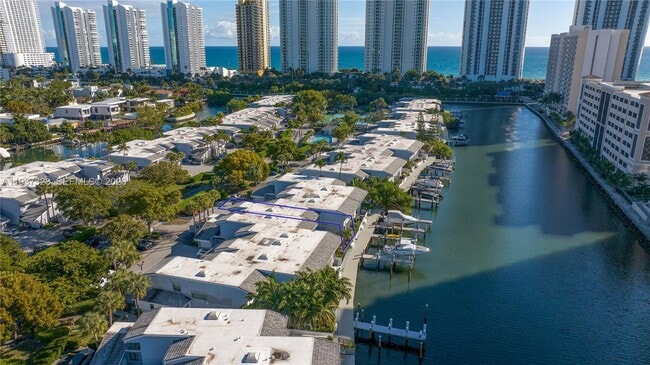 Building Photo - 310 Poinciana Island Dr