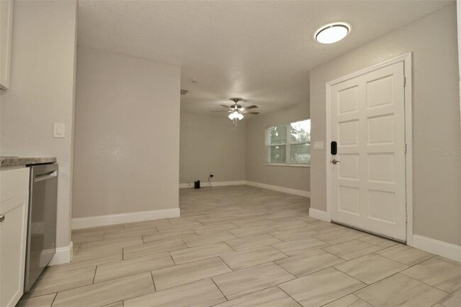 Building Photo - 611 Durango Way